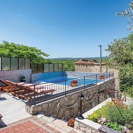 Lovely In With Wifi Holiday home