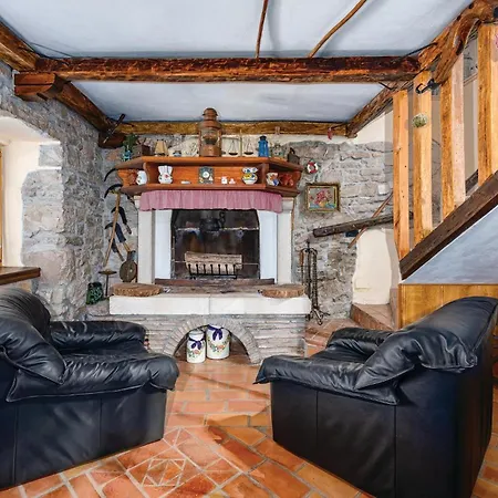 Сasa de vacaciones With Fireplace 02 *