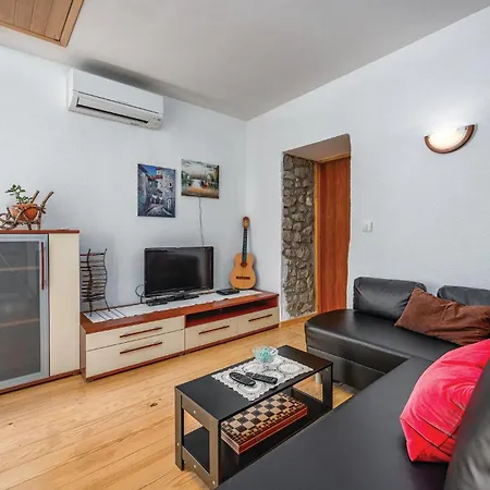 With Fireplace 02 *